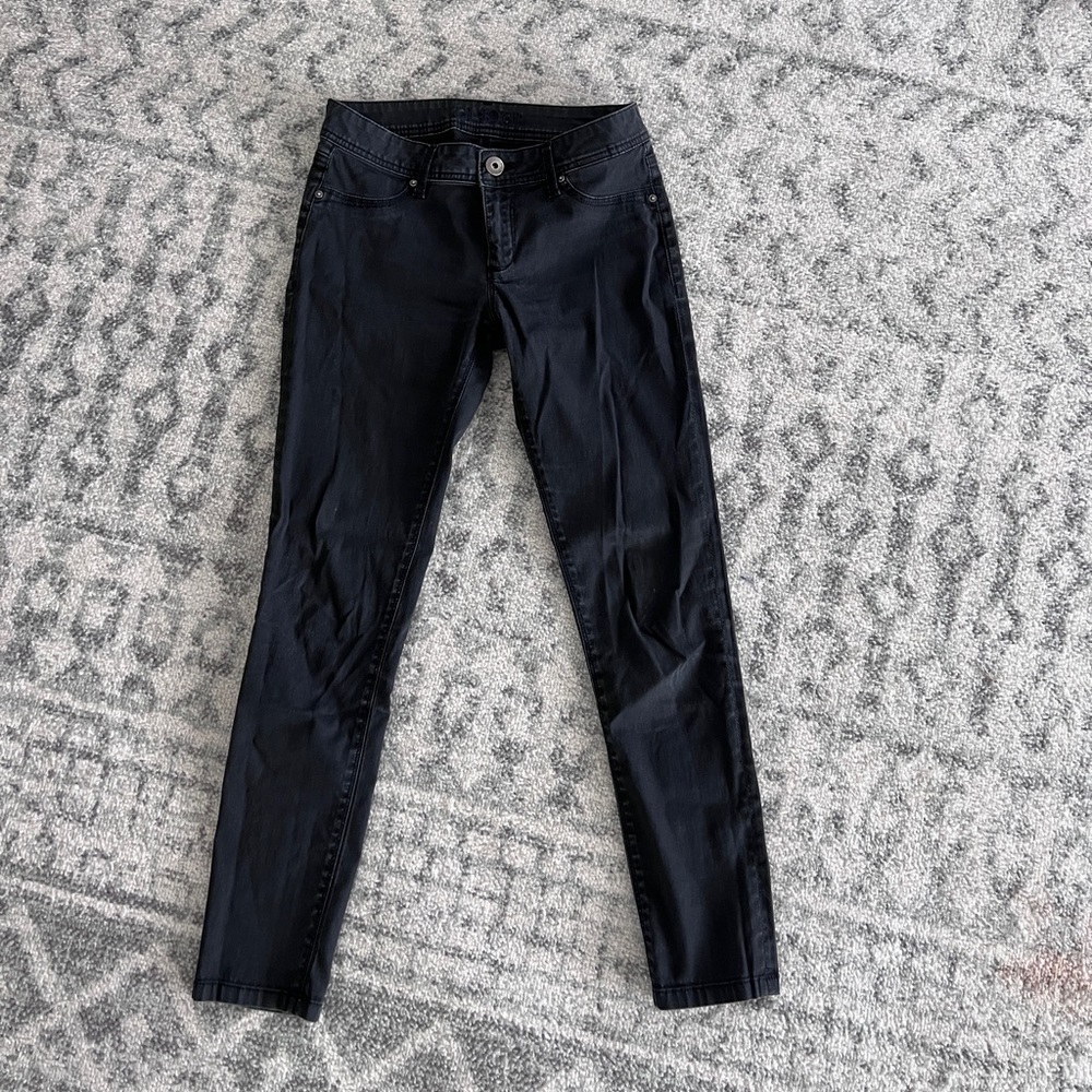 DL1961 size 26 black pants- Emma Legging Lacquer